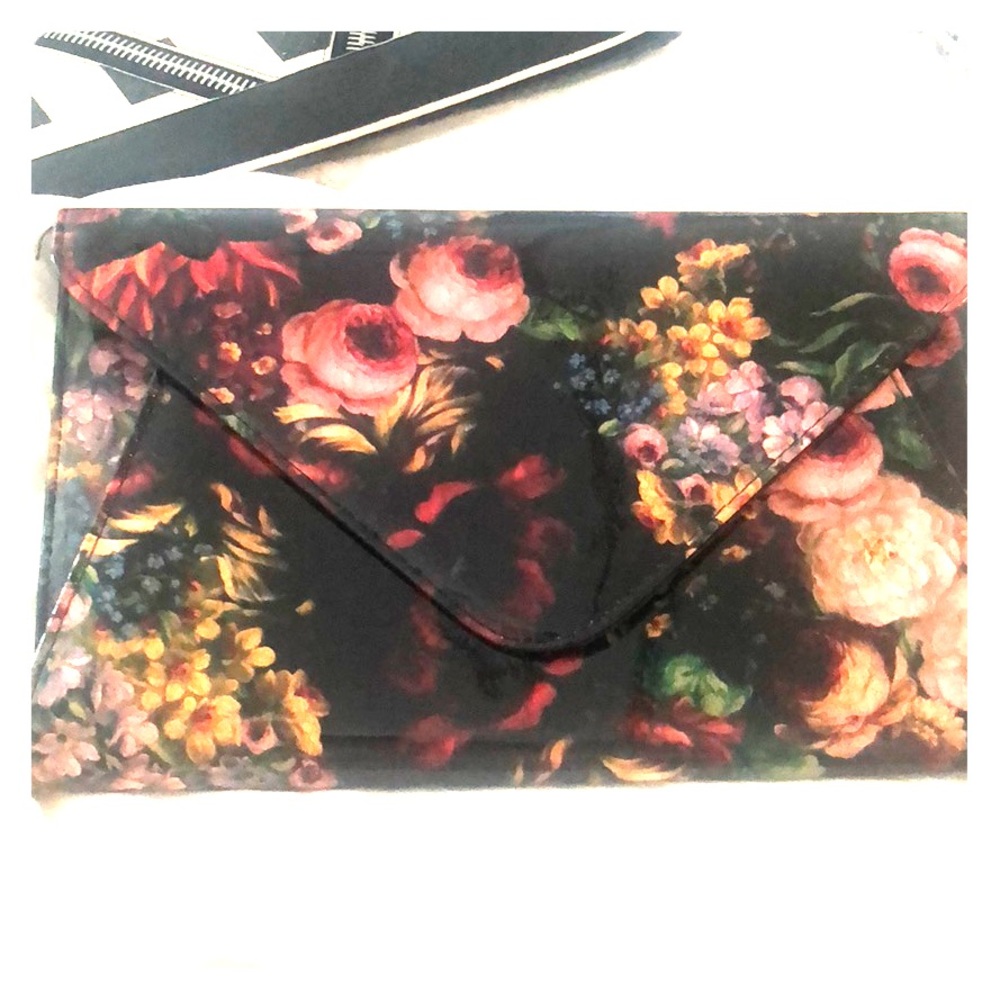 Large baroque envelope clutch